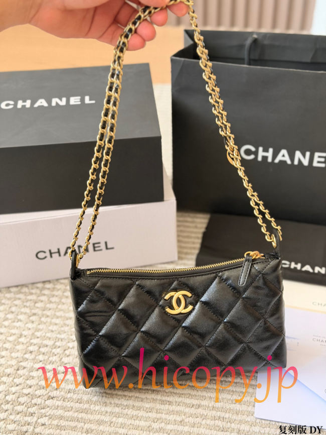 【CHANEL】シャネル 25S ホーボー バゲット バッグ ブラック ラムスキン ゴールド金具 チェーンストラップ (公式型番: AS2414B04900C3947)