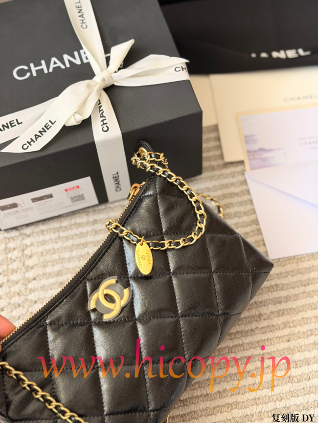 【CHANEL】シャネル 25S ホーボー バゲット バッグ ブラック ラムスキン ゴールド金具 チェーンストラップ (公式型番: AS2414B04900C3947)