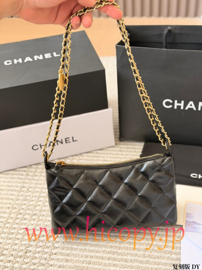 【CHANEL】シャネル 25S ホーボー バゲット バッグ ブラック ラムスキン ゴールド金具 チェーンストラップ (公式型番: AS2414B04900C3947)