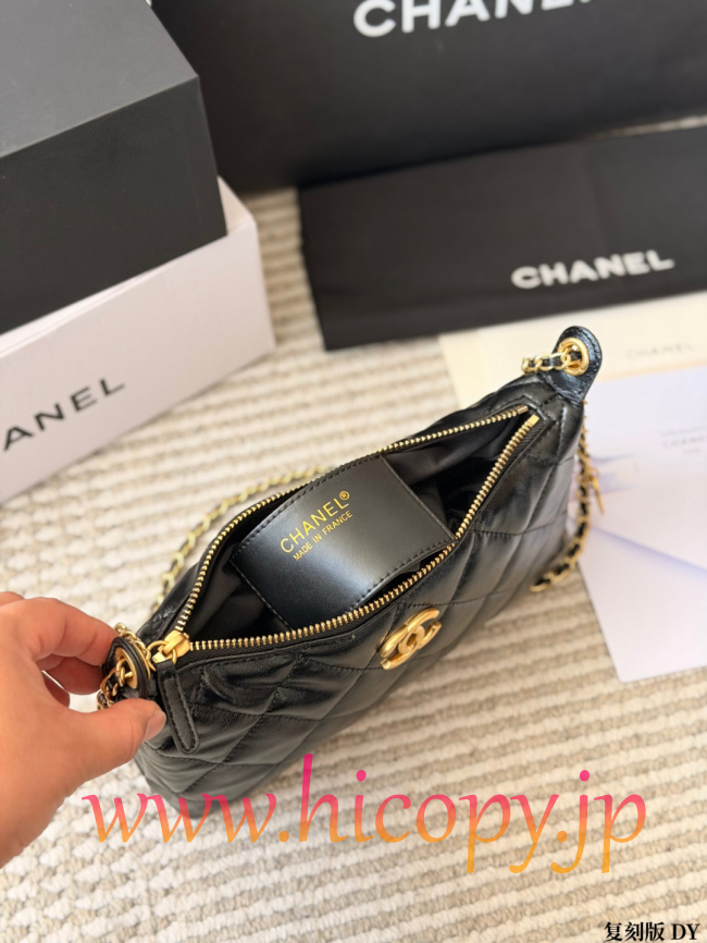 【CHANEL】シャネル 25S ホーボー バゲット バッグ ブラック ラムスキン ゴールド金具 チェーンストラップ (公式型番: AS2414B04900C3947)