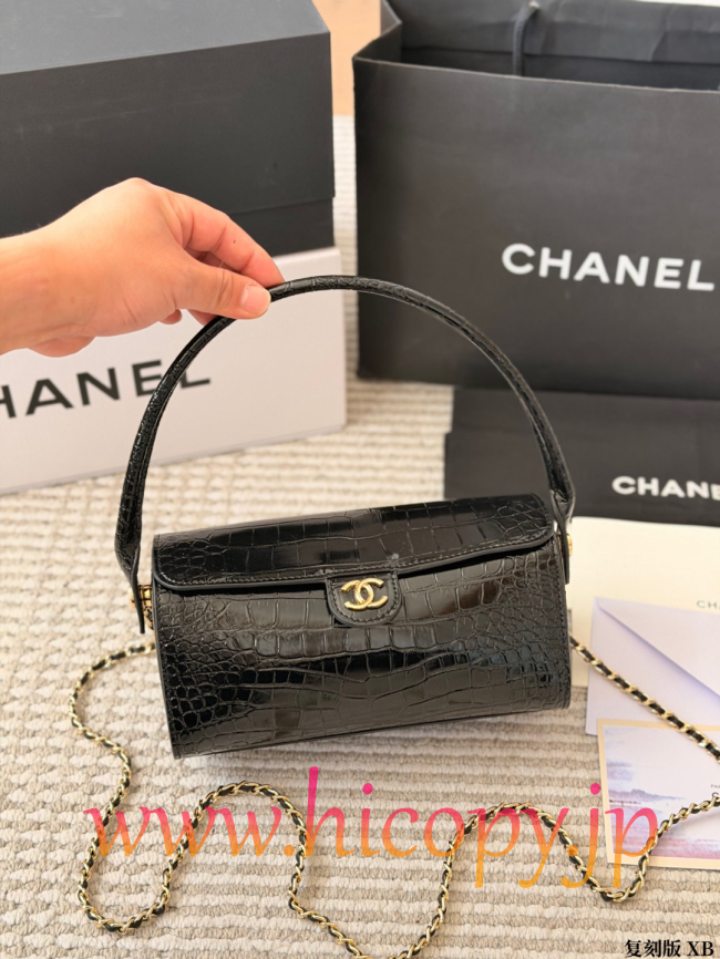 【CHANEL】シャネル 26A クロコ型押し ボウリング バッグ ブラック ゴールド金具 チェーンストラップ (公式型番: AS2312B04900C3947)
