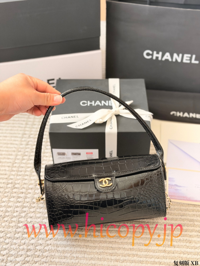 【CHANEL】シャネル 26A クロコ型押し ボウリング バッグ ブラック ゴールド金具 チェーンストラップ (公式型番: AS2312B04900C3947)