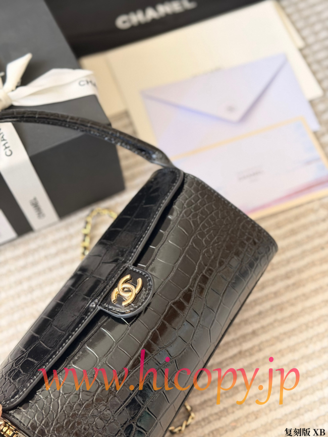 【CHANEL】シャネル 26A クロコ型押し ボウリング バッグ ブラック ゴールド金具 チェーンストラップ (公式型番: AS2312B04900C3947)