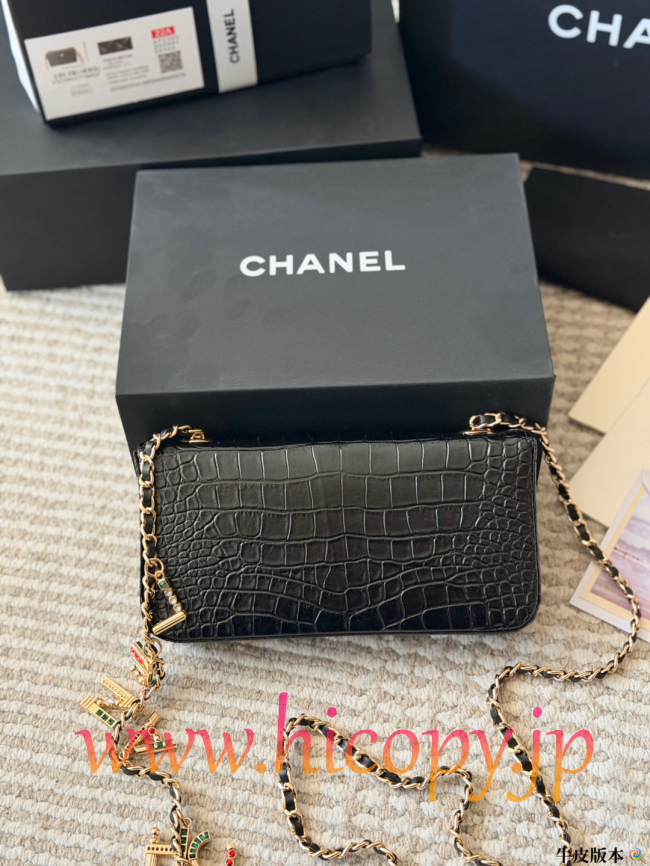 【CHANEL】シャネル タイムレス クラシック フラップ バッグ ブラック クロコ型押し ゴールド チャームチェーン (公式型番: AS2211B04900C3947)