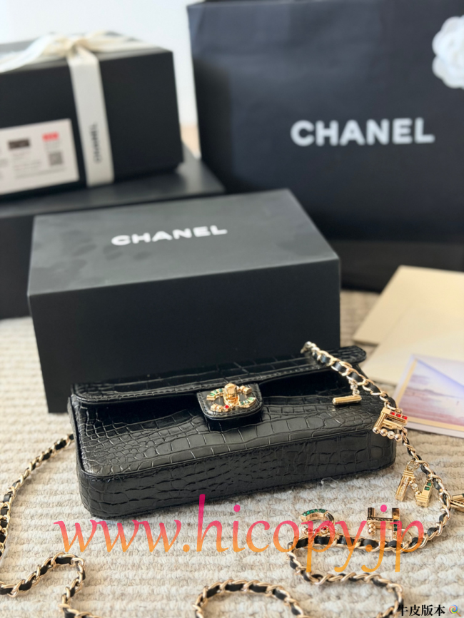 【CHANEL】シャネル タイムレス クラシック フラップ バッグ ブラック クロコ型押し ゴールド チャームチェーン (公式型番: AS2211B04900C3947)