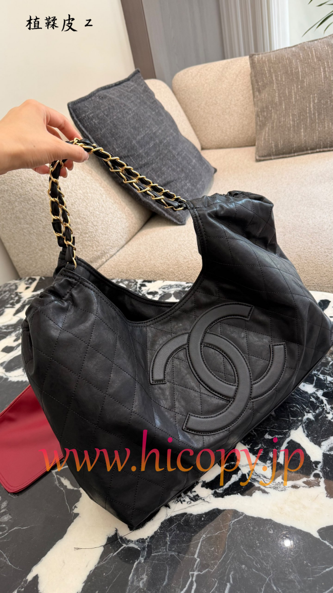 【CHANEL】シャネル 26B ビッグ ダブルC トートバッグ ブラック ヌメ革 ゴールド金具 チェーンストラップ (公式型番: AS4012B04900C3947)