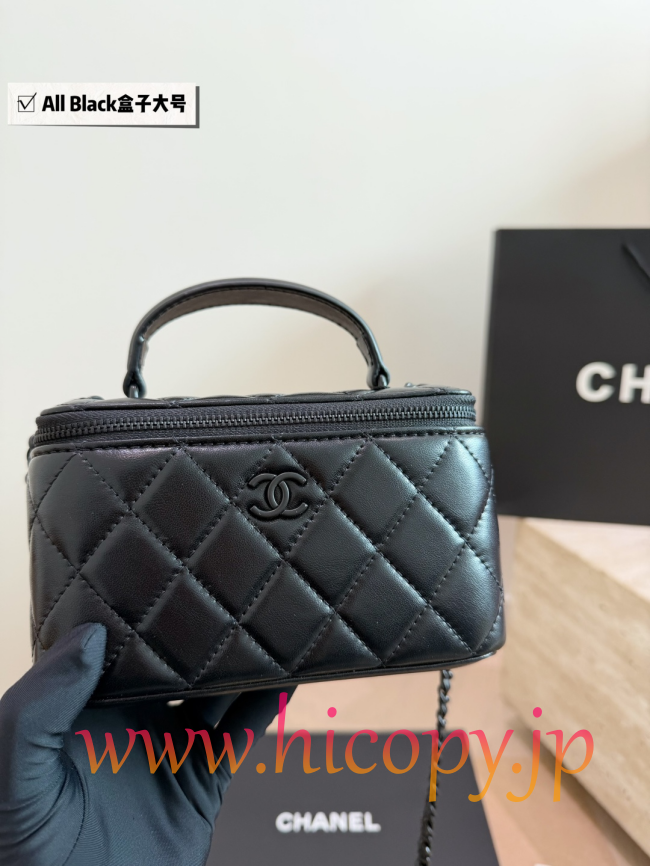 【CHANEL】シャネル ヴァニティ ケース ラージ オールブラック トーンオンブラック キルティング レザー ハンドバッグ (公式型番: AS1710B04900C3947)