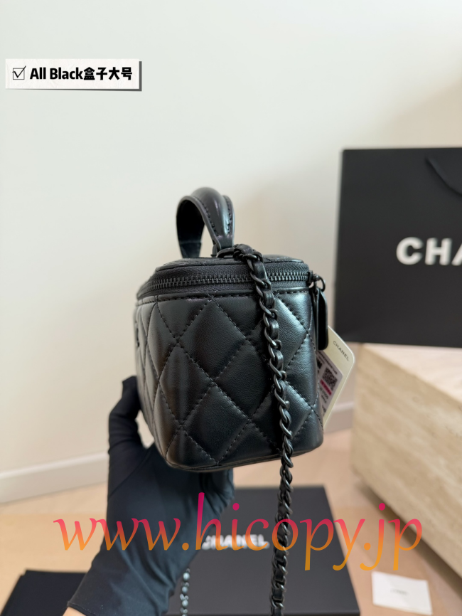 【CHANEL】シャネル ヴァニティ ケース ラージ オールブラック トーンオンブラック キルティング レザー ハンドバッグ (公式型番: AS1710B04900C3947)