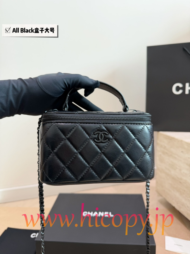 【CHANEL】シャネル ヴァニティ ケース ラージ オールブラック トーンオンブラック キルティング レザー ハンドバッグ (公式型番: AS1710B04900C3947)