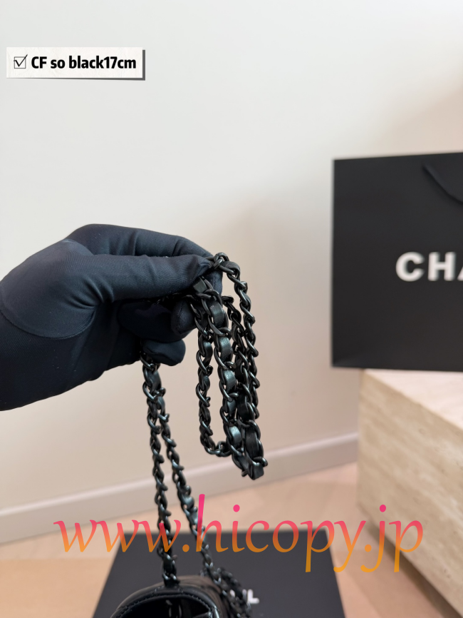 【CHANEL】シャネル クラシック フラップ ミニ ソーブラック ゴールドボール チェーン ショルダーバッグ (公式型番: AS1712B04900C3947)