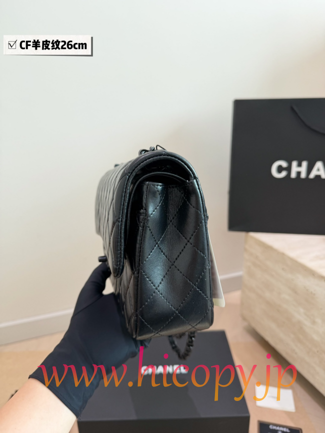 【CHANEL】シャネル クラシック フラップ バッグ ミディアム ソーブラック ラムスキン調 キルティング レザー (公式型番: AS2616B04900C3947)