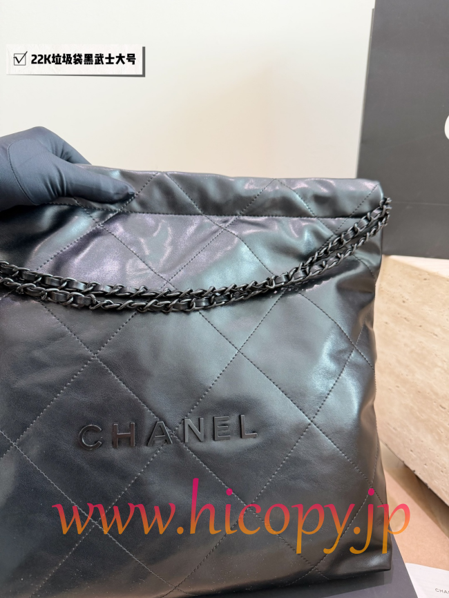 【CHANEL】シャネル 22 バッグ ラージ ソーブラック キルティング レザー ショルダーバッグ (公式型番: AS3935B04900C3947)