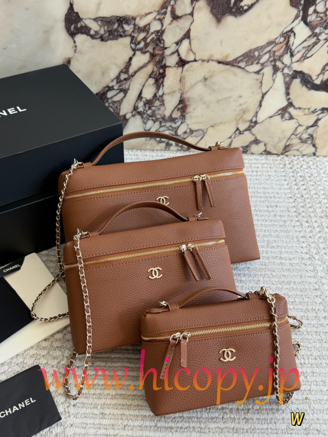 【CHANEL】シャネル 26C アップデート ヴァニティ/チェーンバッグ クリーム ホワイト グレインカーフスキン ゴールド金具 3サイズ展開 (公式型番: AS2512B04900C947)