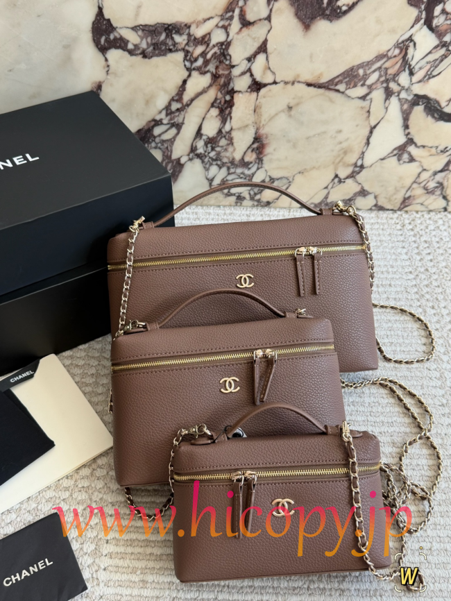 【CHANEL】シャネル 26C アップデート ヴァニティ/チェーンバッグ クリーム ホワイト グレインカーフスキン ゴールド金具 3サイズ展開 (公式型番: AS2512B04900C947)