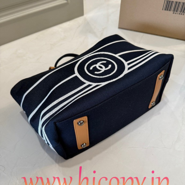 【CHANEL】シャネル ヴィンテージ キャンバス トートバッグ ネイビー×ホワイト ボーダー CCロゴ 30cm 2WAY (公式型番: VINTAGE-CC-TOTE-NAVY-WHITE-30CM)