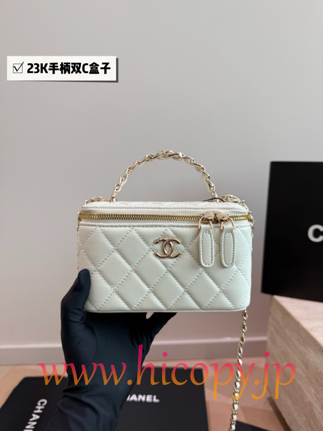 【CHANEL】シャネル 23K ダブルCハンドル ボックスバッグ ホワイト ゴールド金具 キルティング 2WAY (公式型番: CHANEL-23K-HANDLE-BOX-BAG-WHITE-GOLD-16CM)