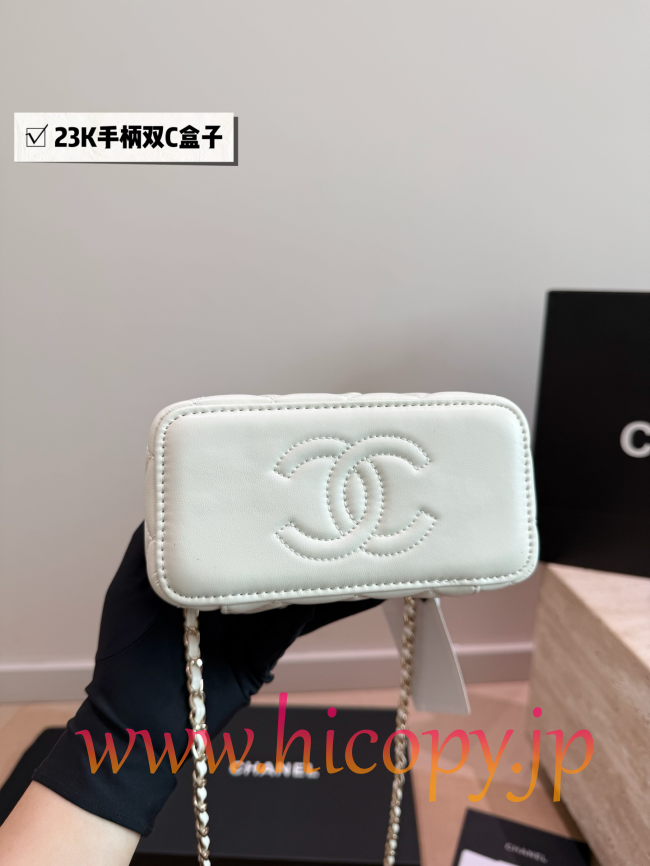 【CHANEL】シャネル 23K ダブルCハンドル ボックスバッグ ホワイト ゴールド金具 キルティング 2WAY (公式型番: CHANEL-23K-HANDLE-BOX-BAG-WHITE-GOLD-16CM)