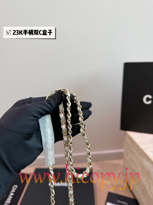 【CHANEL】シャネル 23K ダブルCハンドル ボックスバッグ ホワイト ゴールド金具 キルティング 2WAY (公式型番: CHANEL-23K-HANDLE-BOX-BAG-WHITE-GOLD-16CM)