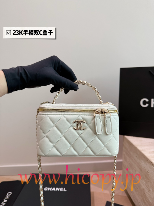 【CHANEL】シャネル 23K ダブルCハンドル ボックスバッグ ホワイト ゴールド金具 キルティング 2WAY (公式型番: CHANEL-23K-HANDLE-BOX-BAG-WHITE-GOLD-16CM)