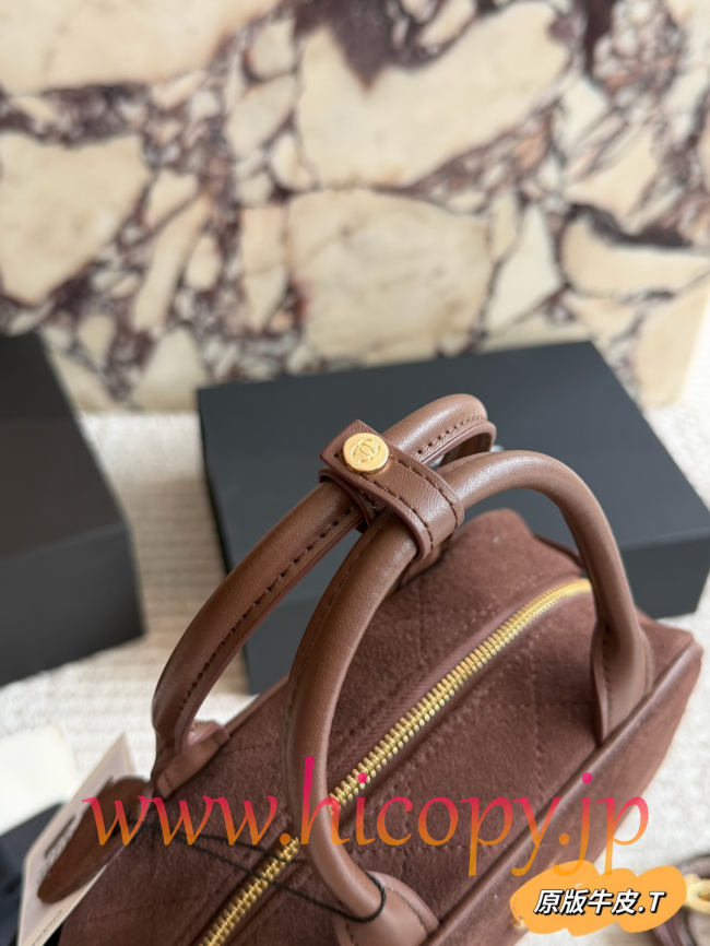 【CHANEL】シャネル ミニ ボウリング バッグ ブラウン スエード調レザー ゴールド金具 キルティング 2WAY (公式型番: CHANEL-MINI-BOWLING-BAG-BROWN-SUEDE-GOLD-20CM)