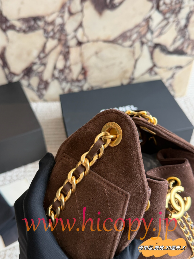【CHANEL】シャネル 26C ミニ 25 バッグ ブラウン スエード ゴールド金具 ドローコード 2WAY (公式型番: CHANEL-26C-MINI-25-BAG-BROWN-SUEDE-GOLD-20CM)