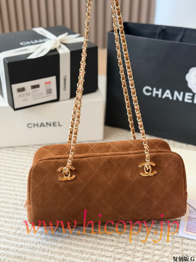 【CHANEL】シャネル 26A バゲット バッグ ブラウン スエード ゴールド金具 キルティング ショルダー (公式型番: CHANEL-26A-BAGUETTE-BAG-BROWN-SUEDE-GOLD-31CM)