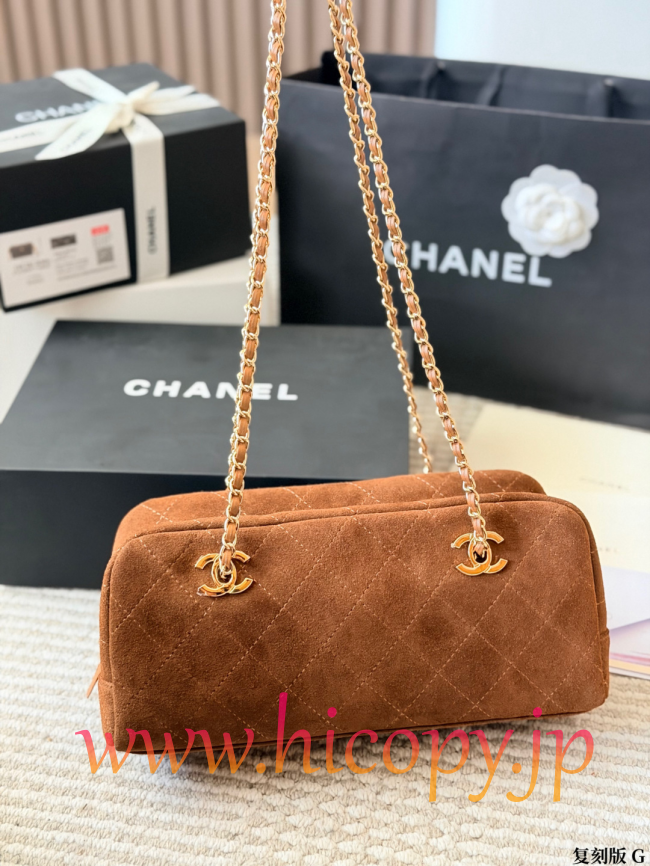 【CHANEL】シャネル 26A バゲット バッグ ブラウン スエード ゴールド金具 キルティング ショルダー (公式型番: CHANEL-26A-BAGUETTE-BAG-BROWN-SUEDE-GOLD-31CM)