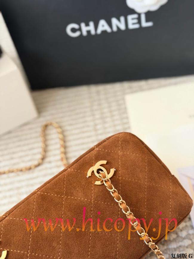 【CHANEL】シャネル 26A バゲット バッグ ブラウン スエード ゴールド金具 キルティング ショルダー (公式型番: CHANEL-26A-BAGUETTE-BAG-BROWN-SUEDE-GOLD-31CM)