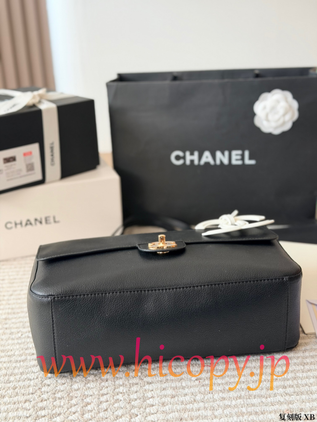 【CHANEL】シャネル 26S エアポート バッグ ブラック キャビアスキン ゴールド金具 ホワイト刺繍ロゴ 2WAY (公式型番: CHANEL-26S-AIRPORT-BAG-BLACK-GOLD-WHITE-LOGO-33CM)