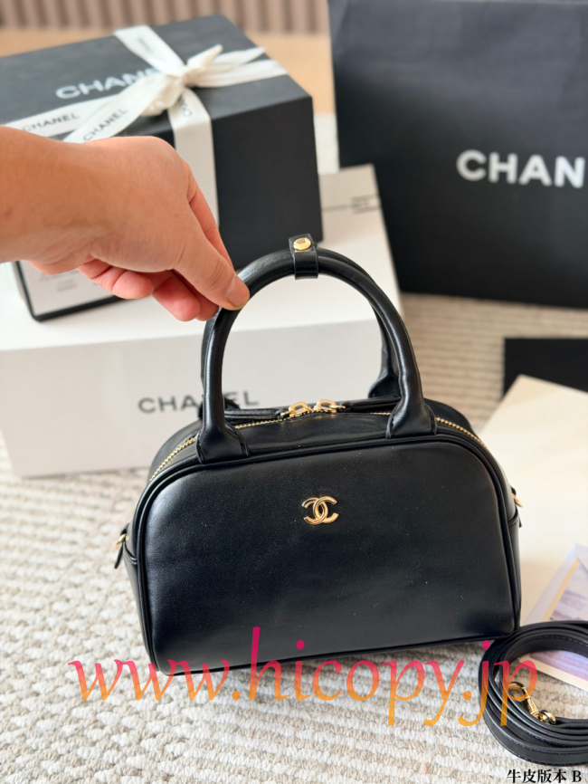 【CHANEL】シャネル 26B ボウリング バッグ スムースカーフスキン ゴールド金具 レザーストラップ 3WAY (公式型番: CHANEL-26B-BOWLING-BAG-SMOOTH-CALF-GOLD-20CM)
