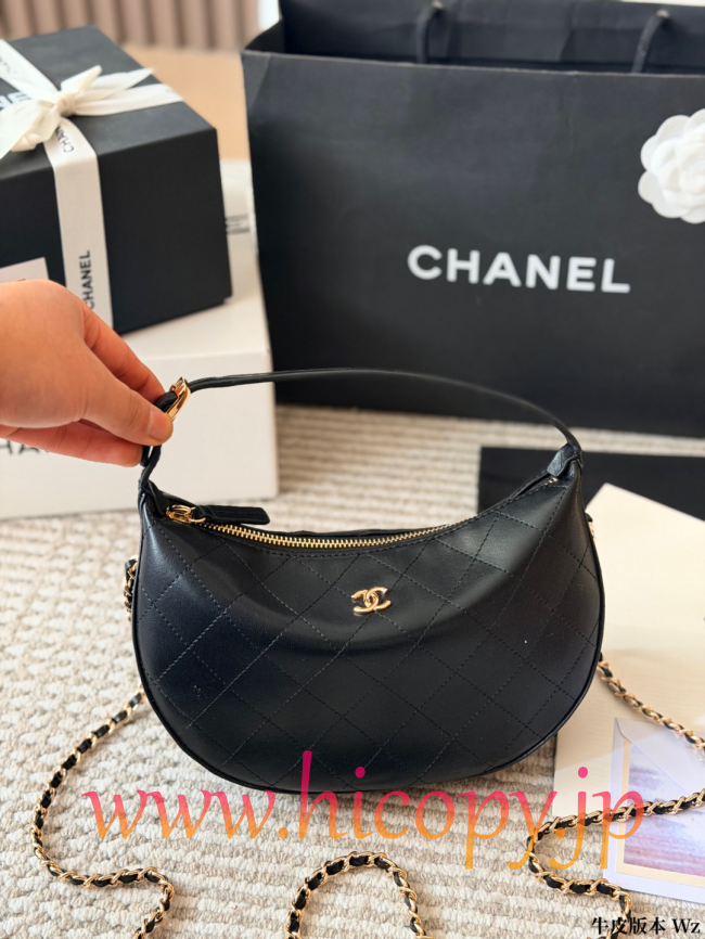 【CHANEL】シャネル 23A ホーボー バッグ ブラック ラムスキン/カーフスキン ゴールド金具 チェーンストラップ キルティング (公式型番: CHANEL-23A-HOBO-BAG-BLACK-GOLD-CHAIN-25CM)
