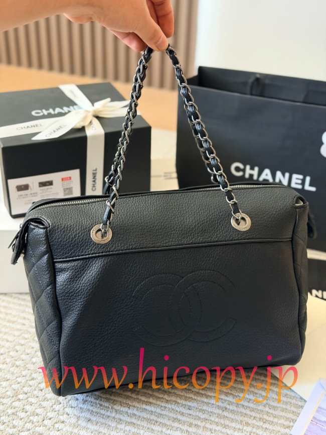 【CHANEL】シャネル ブラック シルバー チェーン ボストン バッグ キャビアスキン CC刺繍 レザー 2WAY (公式型番: CHANEL-BOSTON-BAG-BLACK-SILVER-CHAIN-32CM)