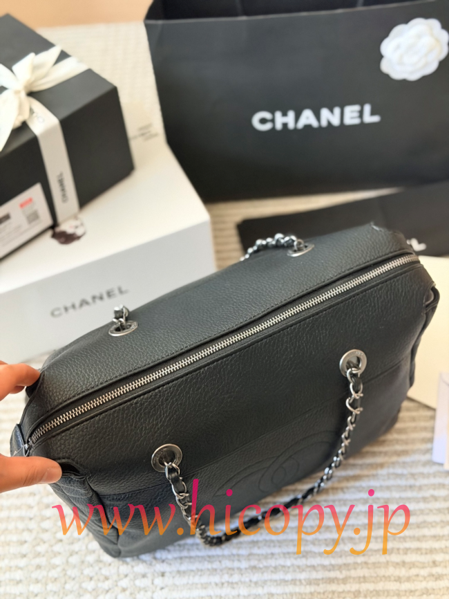 【CHANEL】シャネル ブラック シルバー チェーン ボストン バッグ キャビアスキン CC刺繍 レザー 2WAY (公式型番: CHANEL-BOSTON-BAG-BLACK-SILVER-CHAIN-32CM)