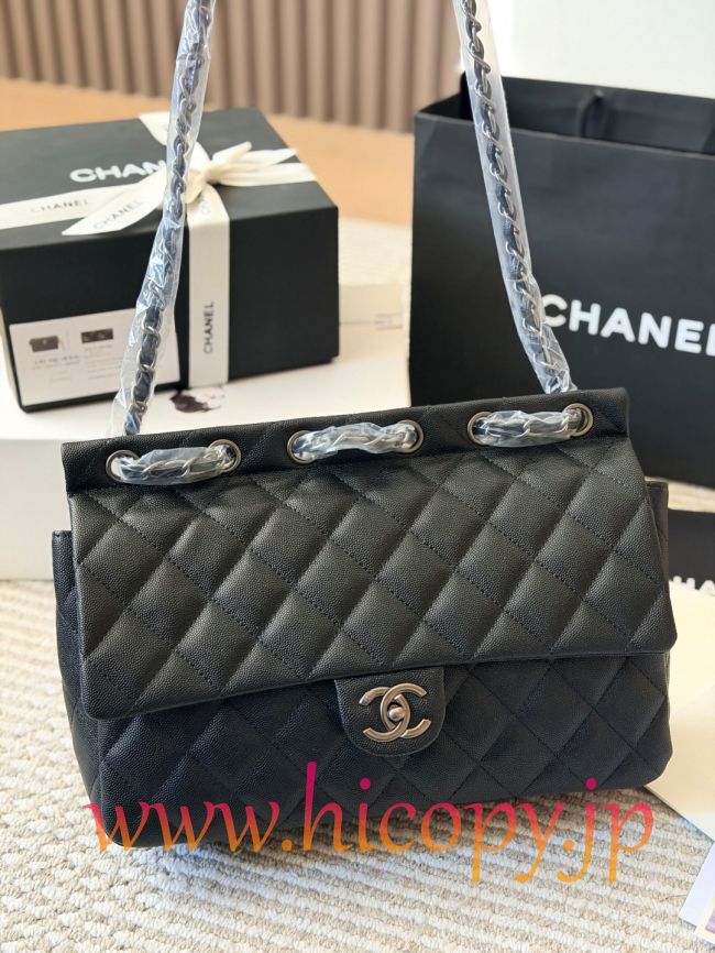 【CHANEL】シャネル クラシック フラップ バッグ（CF） キャビアスキン ゴールド/シルバー金具 チェーンストラップ 2WAY (公式型番: CHANEL-CF-CLASSIC-FLAP-BAG-BLACK-GOLD-SILVER-32