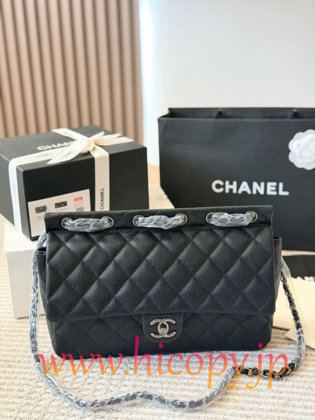 【CHANEL】シャネル クラシック フラップ バッグ（CF） キャビアスキン ゴールド/シルバー金具 チェーンストラップ 2WAY (公式型番: CHANEL-CF-CLASSIC-FLAP-BAG-BLACK-GOLD-SILVER-32