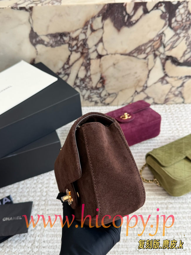 【CHANEL】シャネル クラシック フラップ バッグ（CF） ブラウン/キャメル スエード ゴールド金具 レザー通しチェーン 2WAY (公式型番: CHANEL-CF-CLASSIC-FLAP-BAG-BROWN-SUEDE-GOLD-2