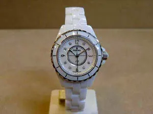 シャネル H2570 J12 29mm ホワイトセラミック シェル 8P