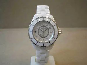 シャネル H2422 J12 33mm ホワイトセラミック シェル 8P