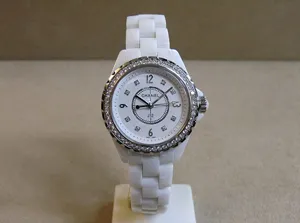 シャネル　H3110 J12 33mm ホワイトセラミック ダイヤ巻 8P