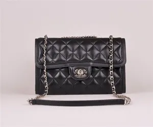 シャネル シャネルスーパーコピーバック 本革バッグ ショルダーバッグ ノベルティバック CHANEL-008