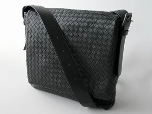 ボッテガヴェネタ BOTTEGAVENETA 斜めがけショルダーバッグ 163971VQ131-1000 ブラック