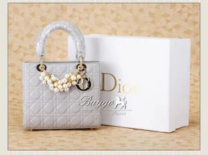 ディオール（CHRISTIAN DIOR）LADY DIOR 8043ZJG レザー