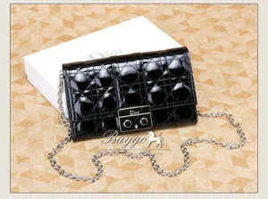 ディオール DIOR/ディオールスーパーコピーバッグ レディディオールスーパーコピー ショルダーバッグ S0435B DIOR レザー