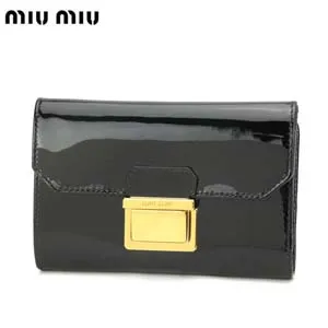 ミュウミュウ 三つ折り財布 ブラック パテントレザー 5M1225VERNICE-TUC-NERO
