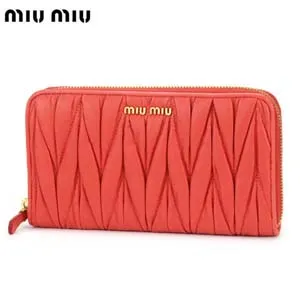 ミュウミュウ ラウンドファスナー財布 レッド ナッパレザー 5M0506MATELASSE-LACCA