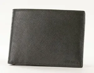 プラダ サフィアーノ 二つ折財布 ブラック カーフレザー 2M0738