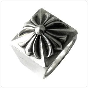 クロムハーツ リング/指輪（Chrome Hearts）CHプラス?ピラミッド CR81