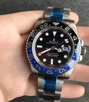 NOOB製V7版 ロレックス GMTマスターII 40mm Ref.126710BLNR 青/黒ベゼル