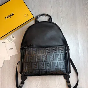 FENDI フェンディレザーバックパック FD075