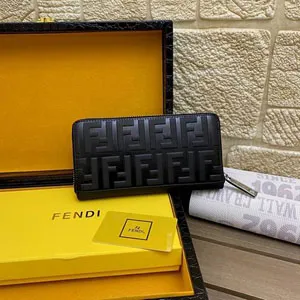 FENDI フェンディ二つ折りZIP財布 7M0264 A72V CONTINENTAL NAPPA FD088